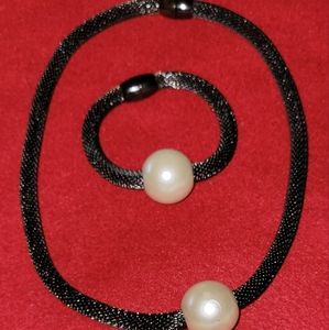 Mesh and Faux Pearl Necklace Set